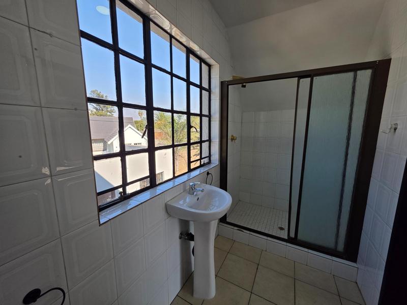 5 Bedroom Property for Sale in Freeway Park Gauteng