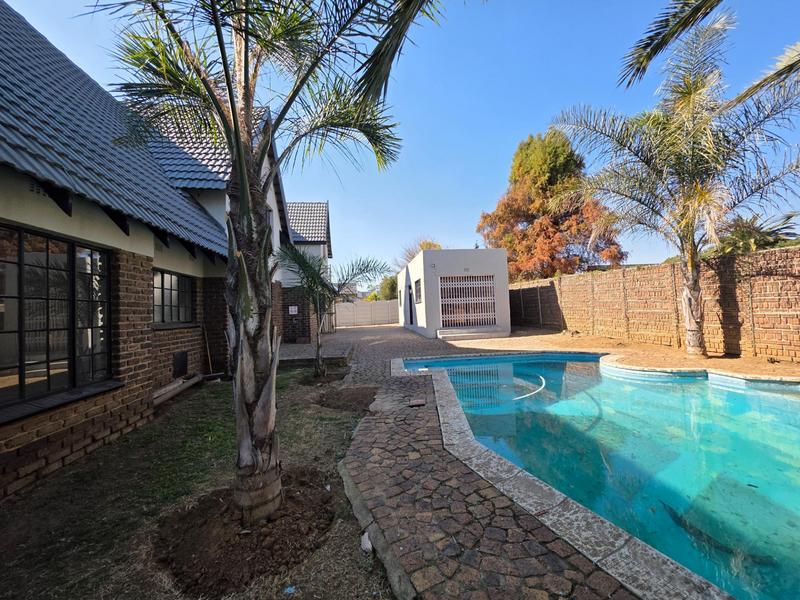 5 Bedroom Property for Sale in Freeway Park Gauteng