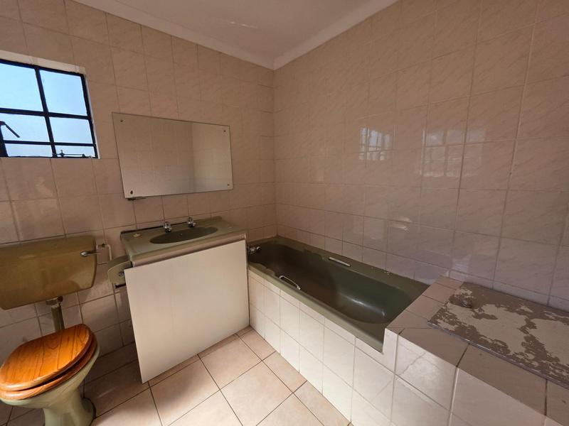 5 Bedroom Property for Sale in Freeway Park Gauteng