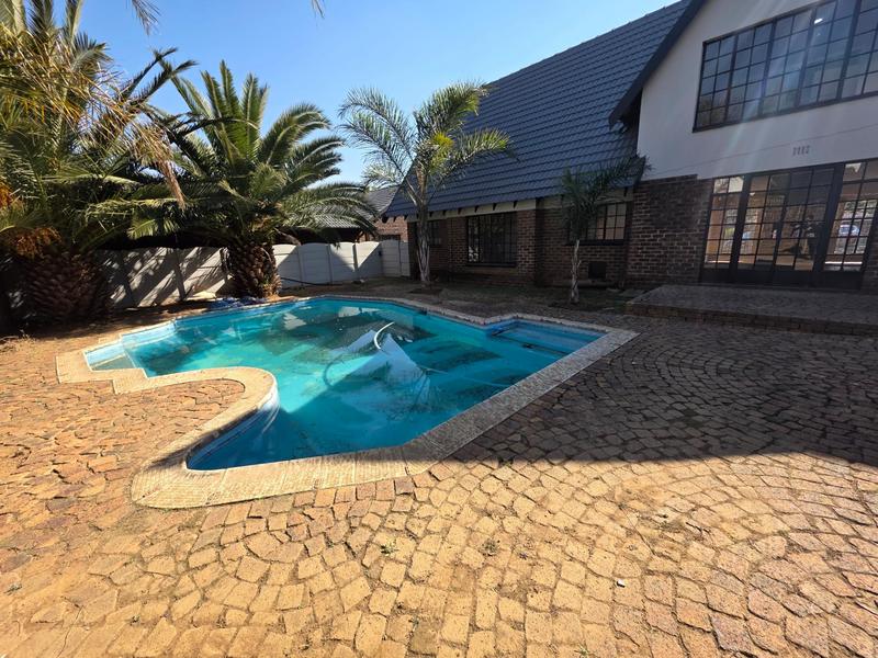5 Bedroom Property for Sale in Freeway Park Gauteng