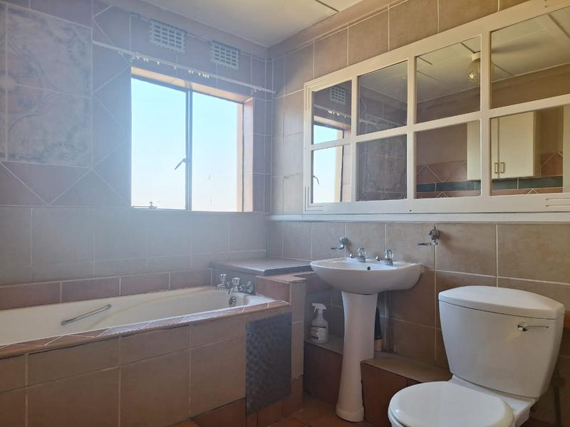 To Let 4 Bedroom Property for Rent in Dalpark Gauteng