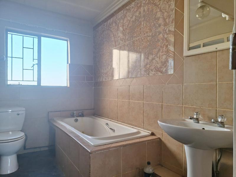 To Let 4 Bedroom Property for Rent in Dalpark Gauteng