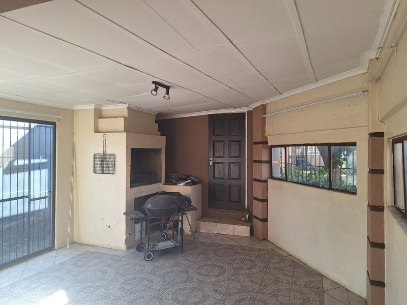To Let 4 Bedroom Property for Rent in Dalpark Gauteng