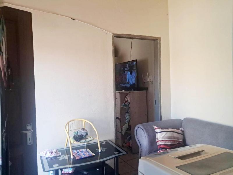 6 Bedroom Property for Sale in Tembisa Gauteng