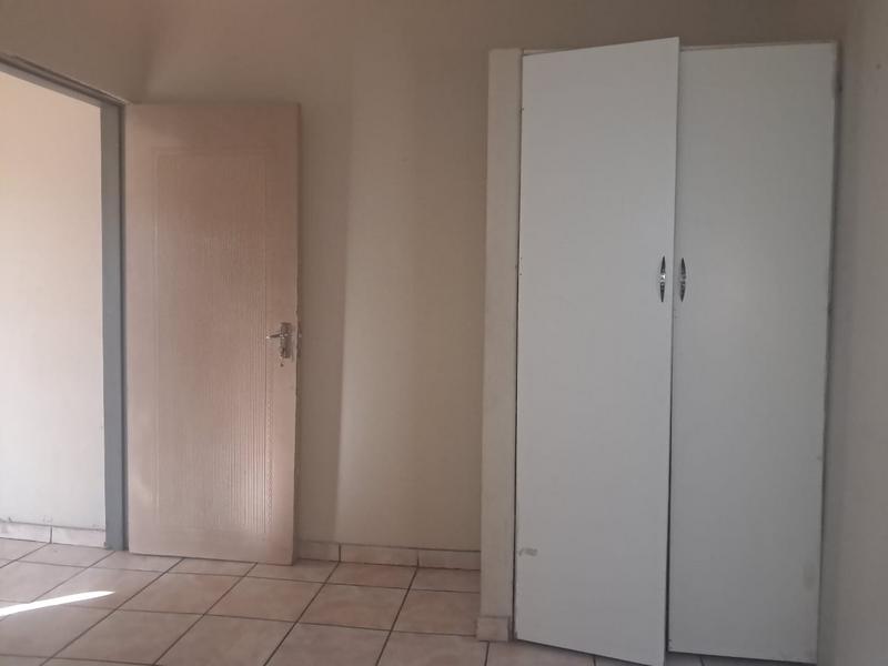 6 Bedroom Property for Sale in Tembisa Gauteng