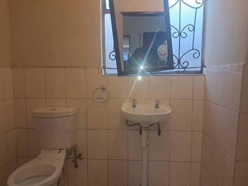 6 Bedroom Property for Sale in Tembisa Gauteng