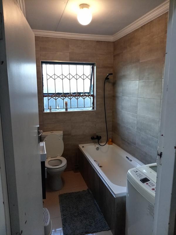 3 Bedroom Property for Sale in Clayville Gauteng