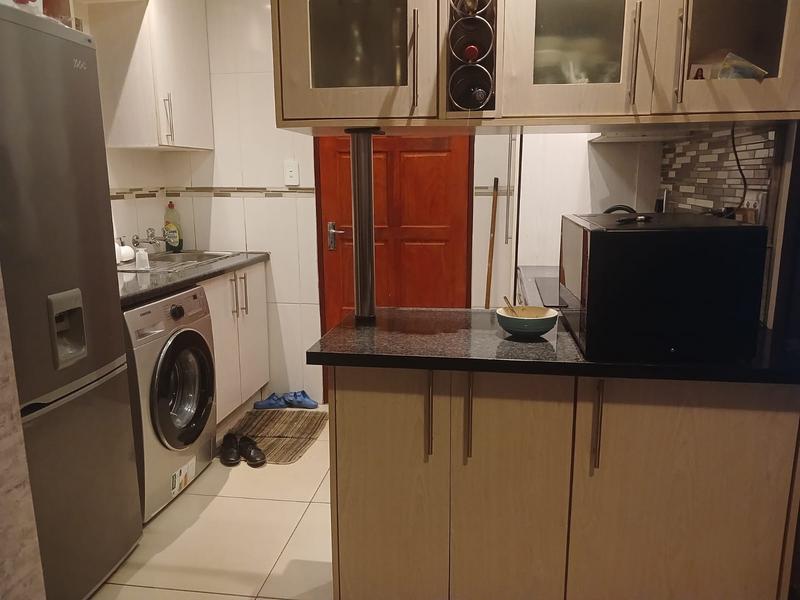 2 Bedroom Property for Sale in Clayville Gauteng