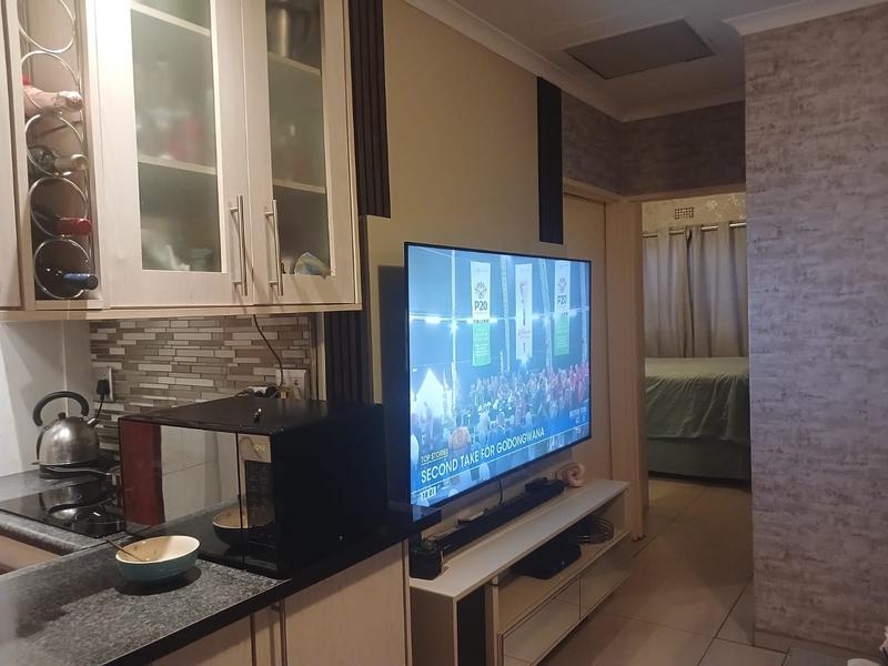 2 Bedroom Property for Sale in Clayville Gauteng