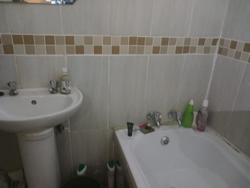 2 Bedroom Property for Sale in Clayville Gauteng
