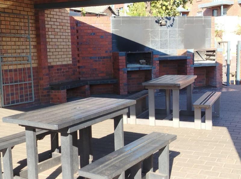 2 Bedroom Property for Sale in Montana Tuine Gauteng