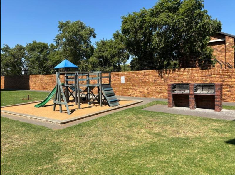 2 Bedroom Property for Sale in Montana Tuine Gauteng