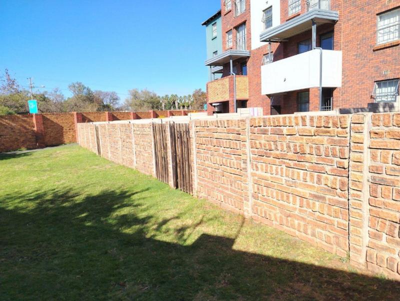 2 Bedroom Property for Sale in Montana Tuine Gauteng