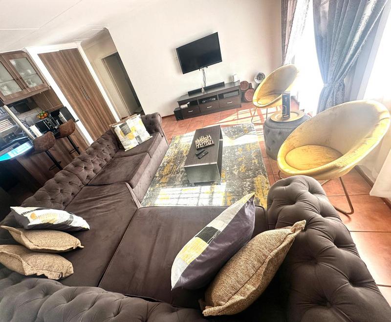 To Let 2 Bedroom Property for Rent in Die Hoewes Gauteng