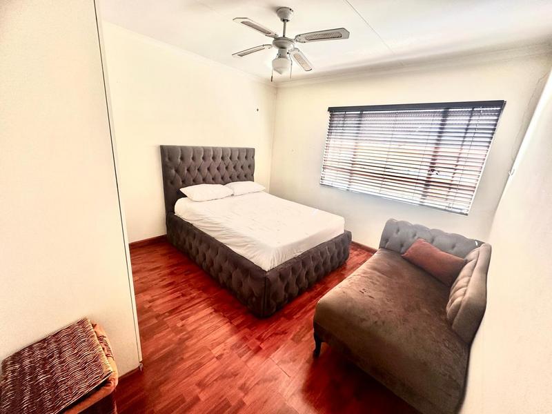 To Let 2 Bedroom Property for Rent in Die Hoewes Gauteng