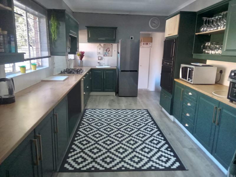 4 Bedroom Property for Sale in Hennopspark Gauteng