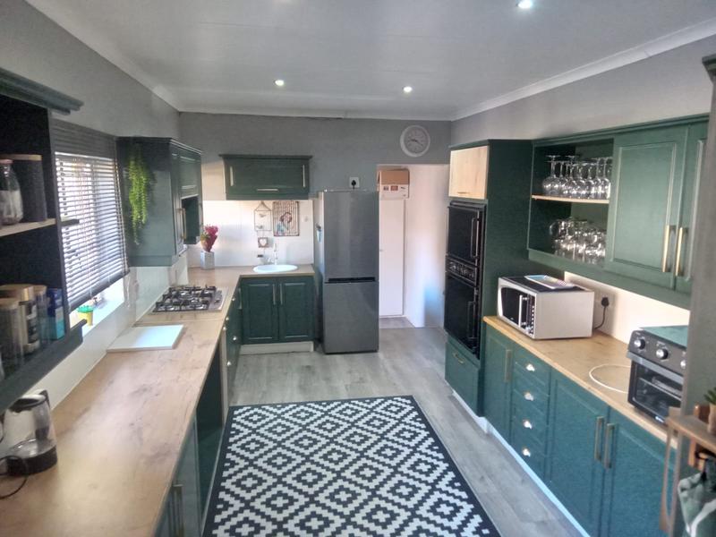 4 Bedroom Property for Sale in Hennopspark Gauteng
