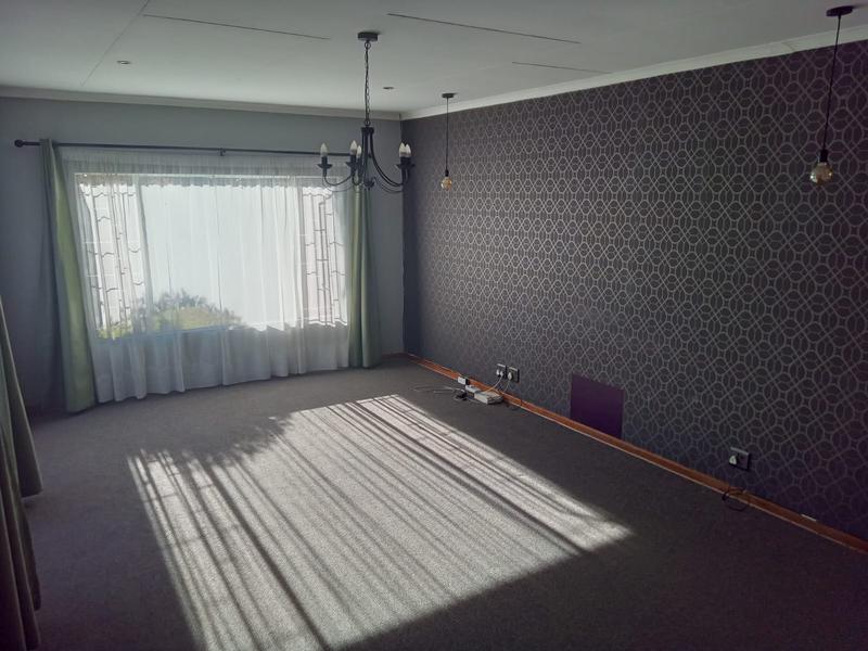 4 Bedroom Property for Sale in Hennopspark Gauteng