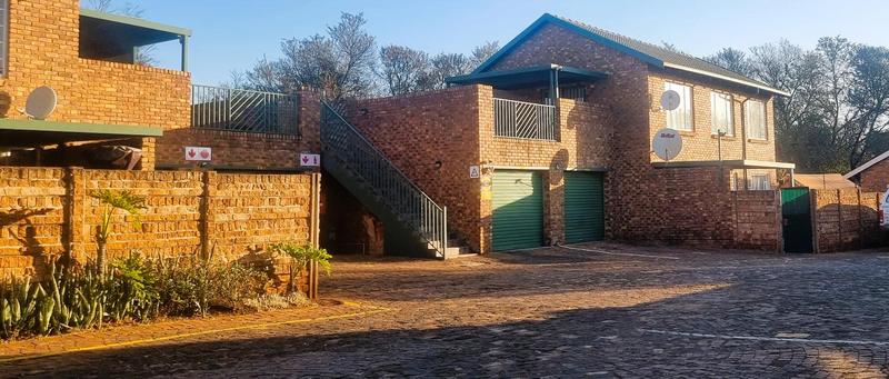 2 Bedroom Property for Sale in Rooihuiskraal North Gauteng