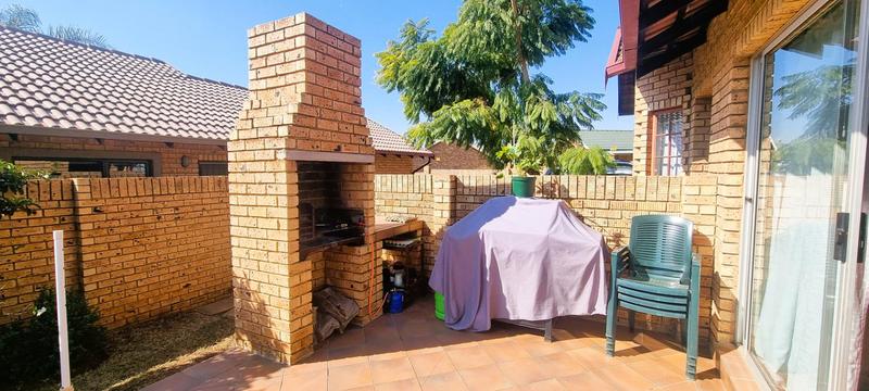 3 Bedroom Property for Sale in Amberfield Gauteng