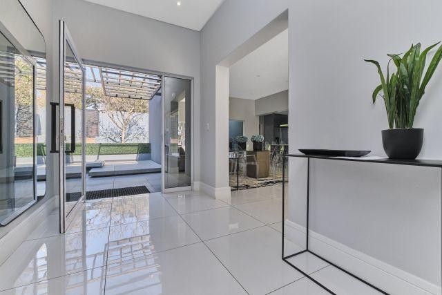 To Let 4 Bedroom Property for Rent in Sunninghill Gauteng
