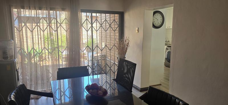2 Bedroom Property for Sale in Magalieskruin Gauteng