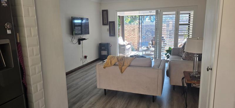 2 Bedroom Property for Sale in Magalieskruin Gauteng