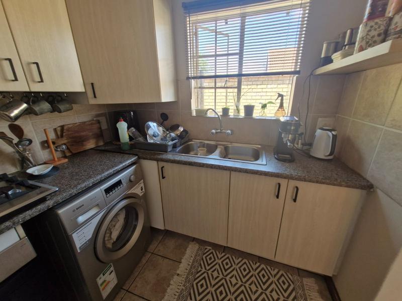 2 Bedroom Property for Sale in Sinoville Gauteng