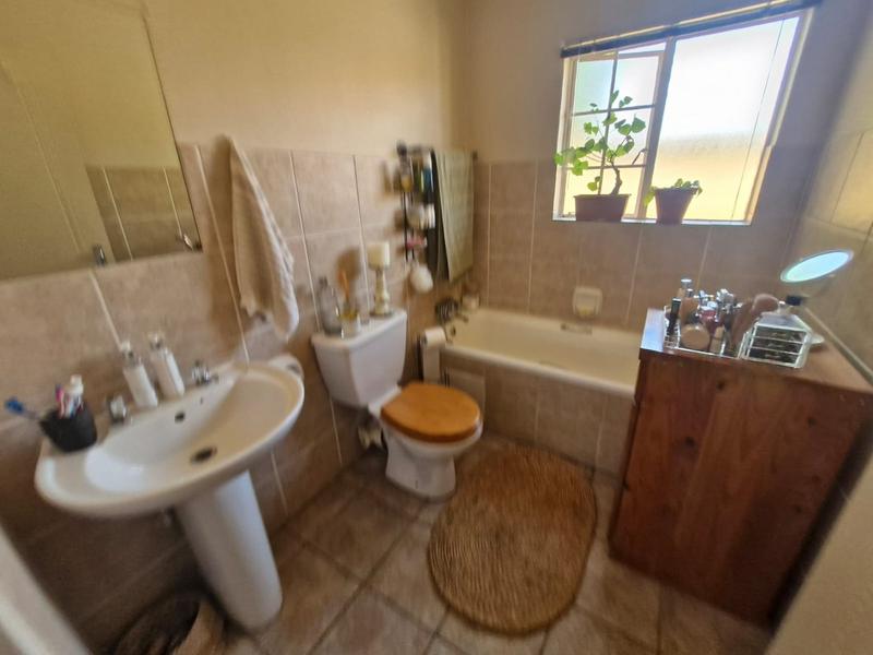 2 Bedroom Property for Sale in Sinoville Gauteng