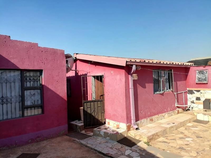 1 Bedroom Property for Sale in Bram Fischerville Gauteng