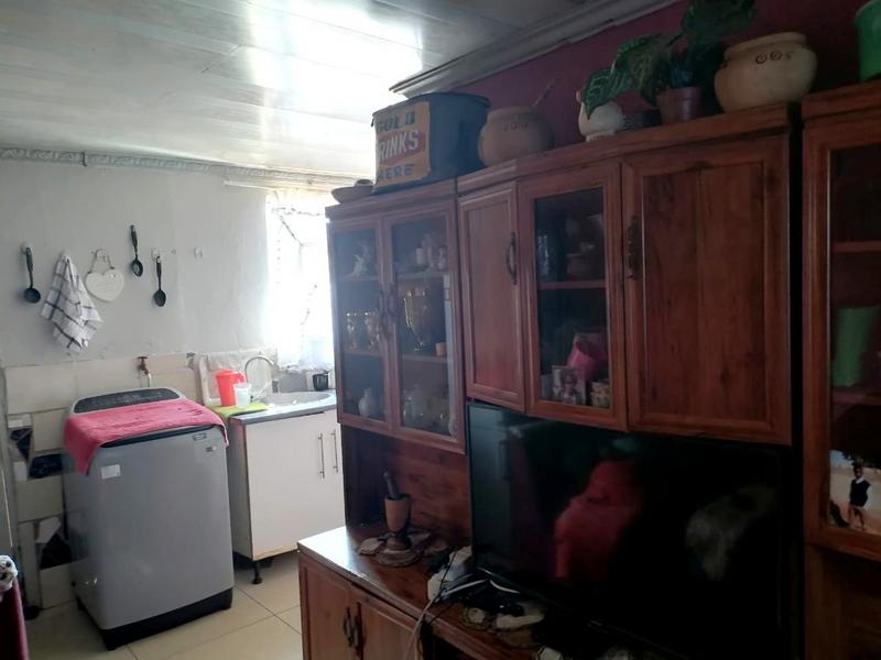 1 Bedroom Property for Sale in Bram Fischerville Gauteng
