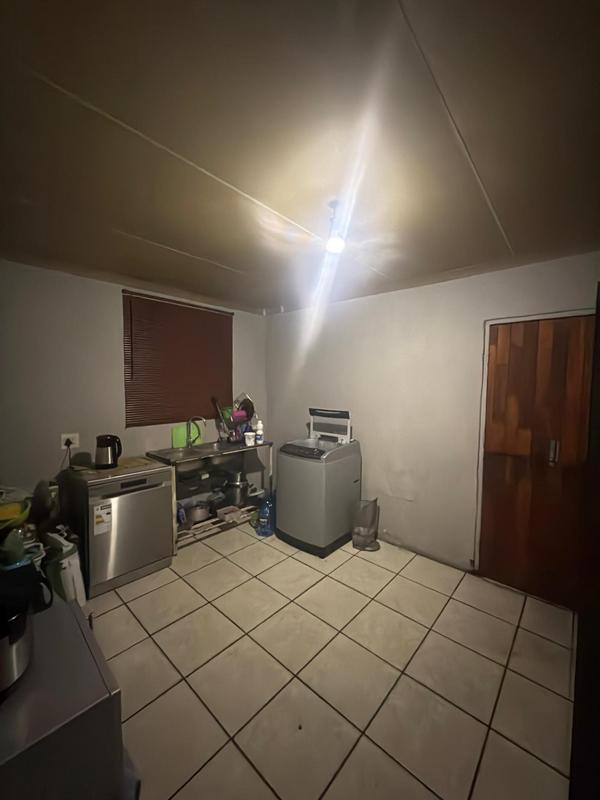 2 Bedroom Property for Sale in Molapo Gauteng
