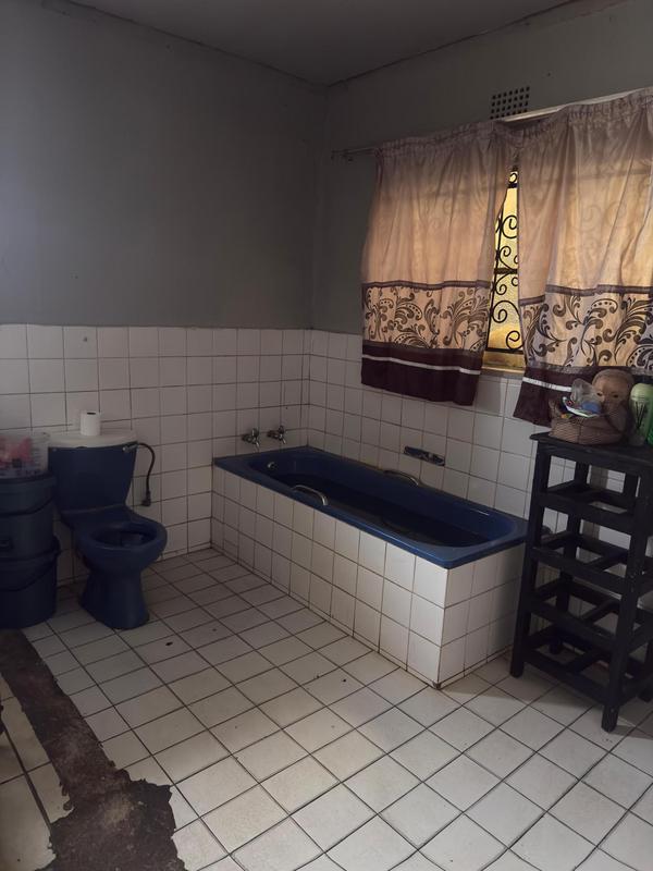 2 Bedroom Property for Sale in Molapo Gauteng
