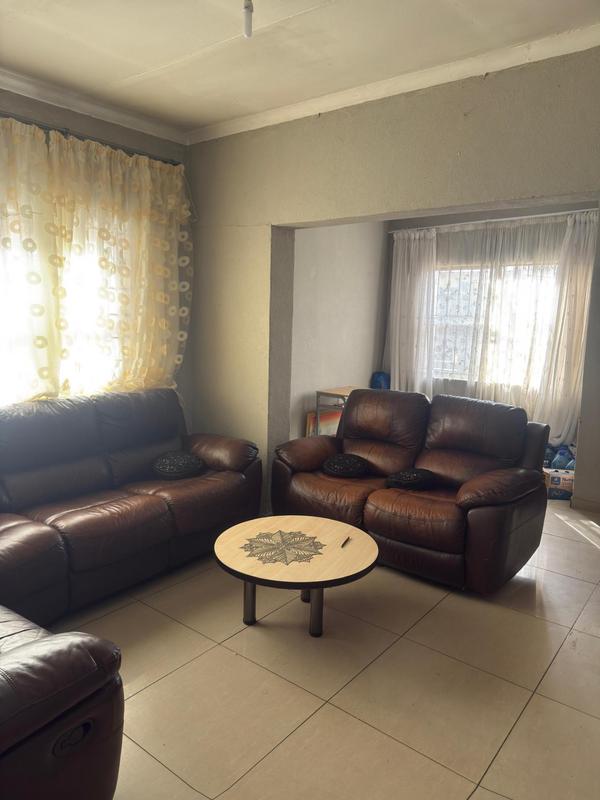 2 Bedroom Property for Sale in Molapo Gauteng
