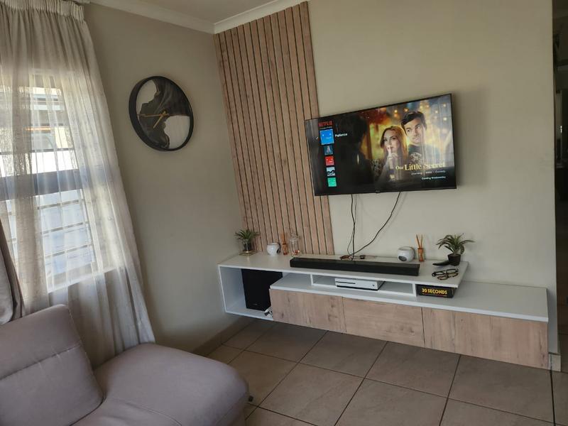 3 Bedroom Property for Sale in Albertsdal Gauteng