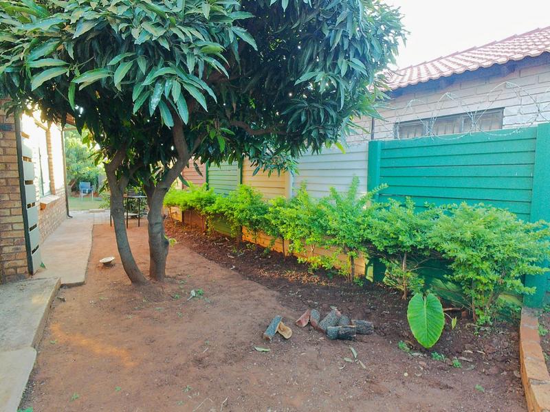 5 Bedroom Property for Sale in The Orchards Gauteng