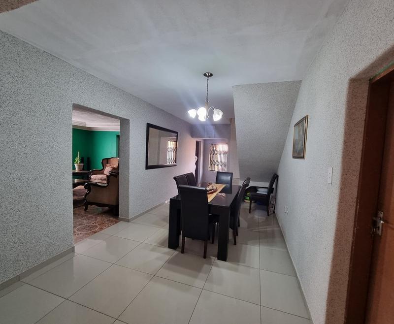 5 Bedroom Property for Sale in The Orchards Gauteng