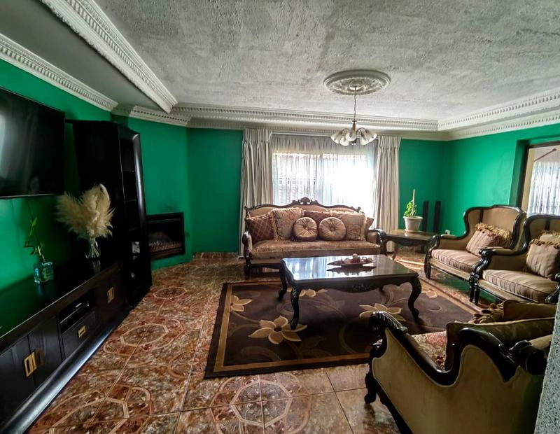 5 Bedroom Property for Sale in The Orchards Gauteng