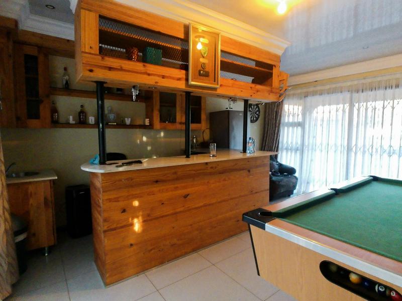 5 Bedroom Property for Sale in The Orchards Gauteng