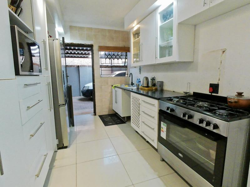 5 Bedroom Property for Sale in The Orchards Gauteng