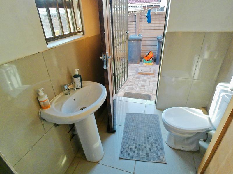 5 Bedroom Property for Sale in The Orchards Gauteng