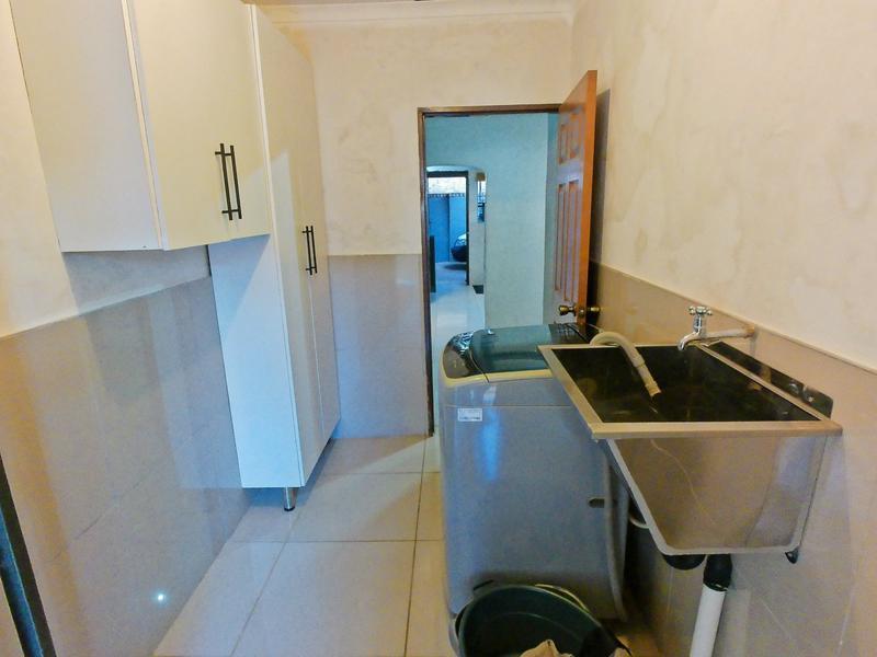 5 Bedroom Property for Sale in The Orchards Gauteng