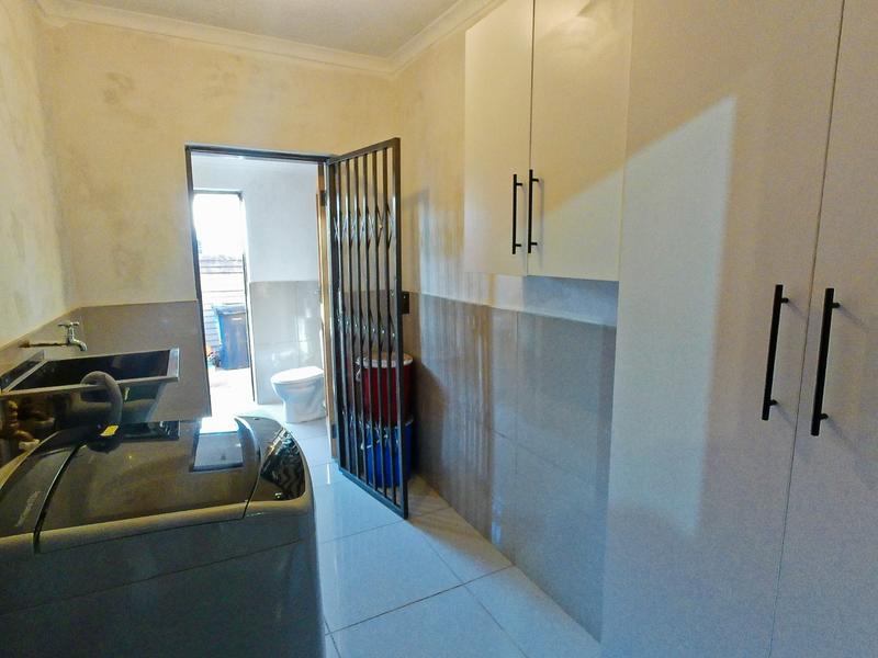 5 Bedroom Property for Sale in The Orchards Gauteng