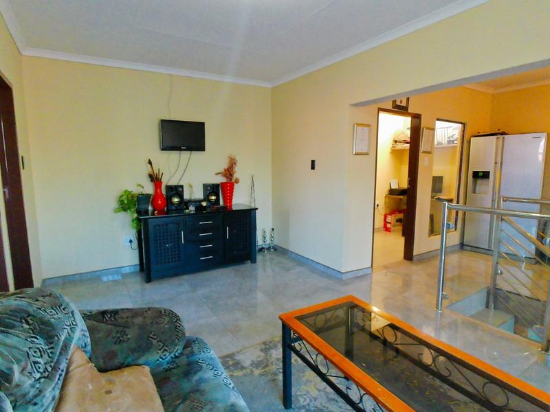 5 Bedroom Property for Sale in The Orchards Gauteng