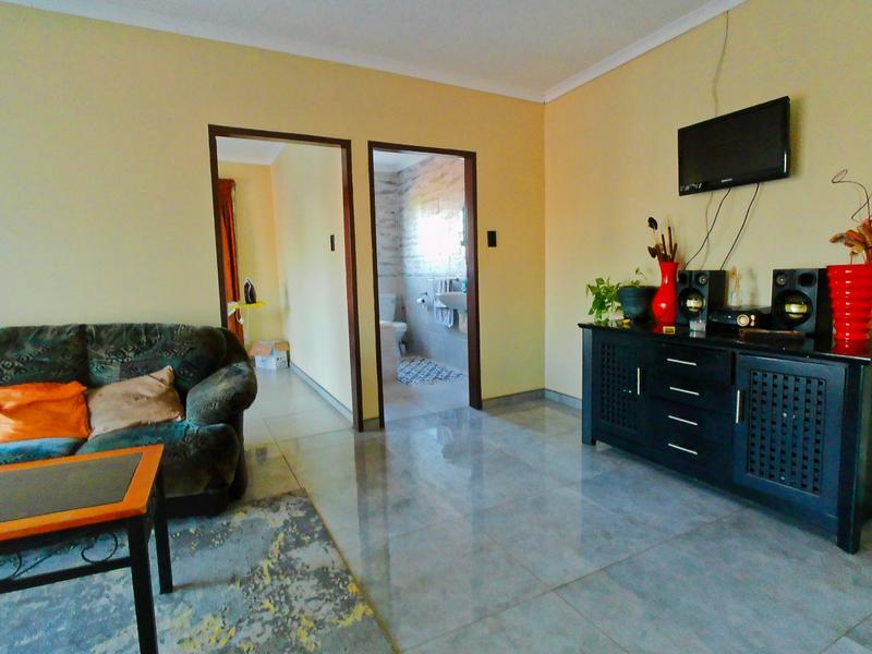 5 Bedroom Property for Sale in The Orchards Gauteng