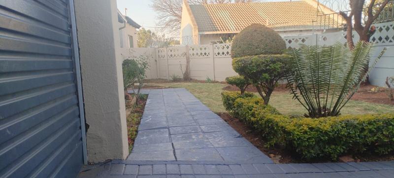 To Let 3 Bedroom Property for Rent in Elandspoort Gauteng