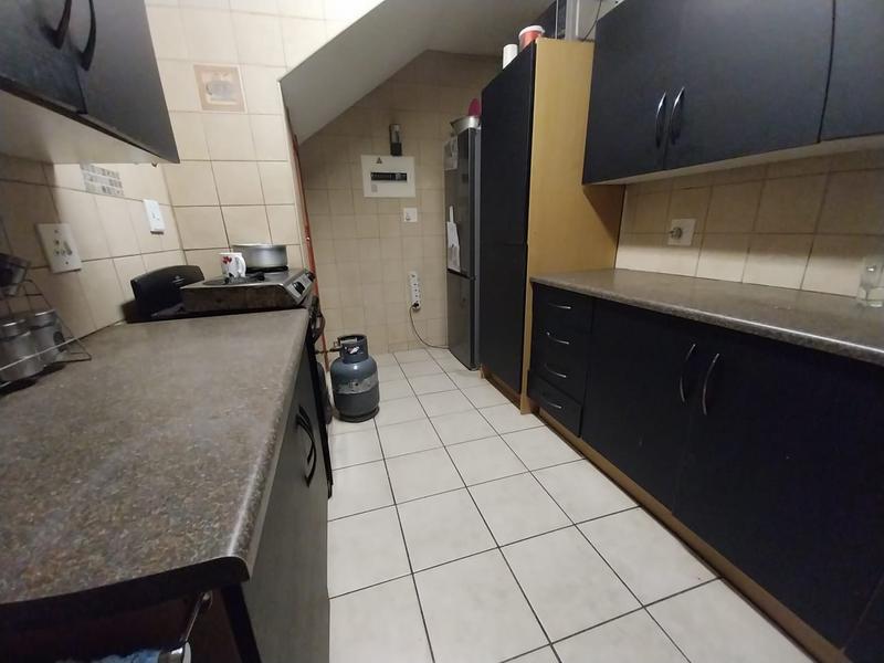 To Let 3 Bedroom Property for Rent in Farrarmere Gauteng