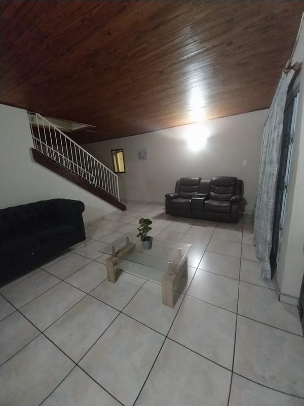 To Let 3 Bedroom Property for Rent in Farrarmere Gauteng