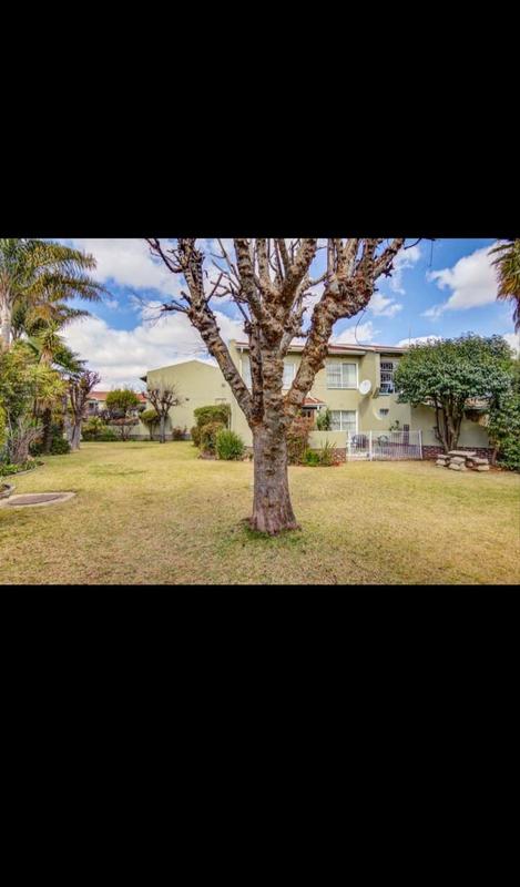 To Let 3 Bedroom Property for Rent in Farrarmere Gauteng