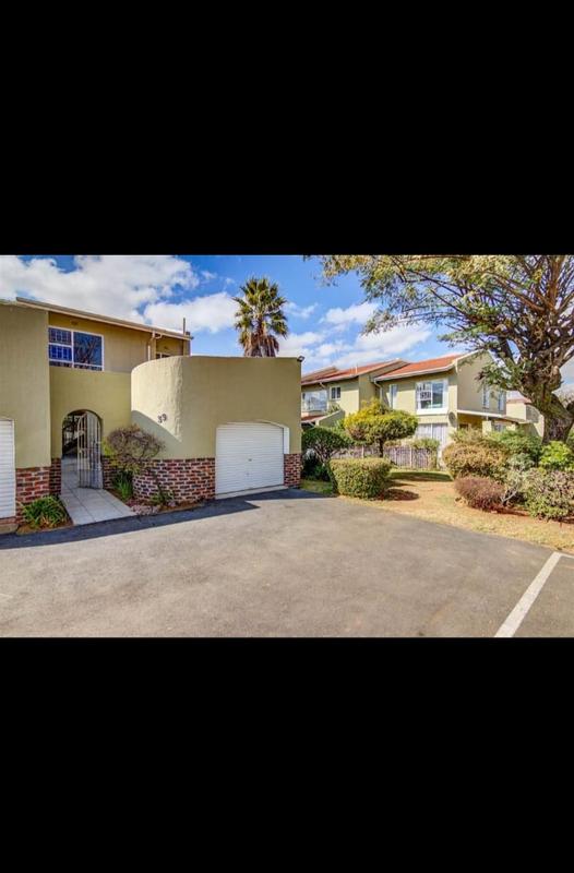 To Let 3 Bedroom Property for Rent in Farrarmere Gauteng